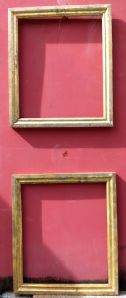 coppia di cornici in legno dorato a mecca modanate XIX° sec. cm.50 x 59